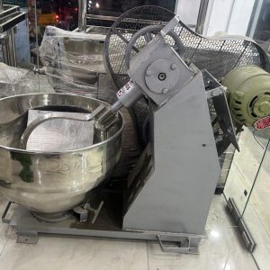 Dough kneading machine